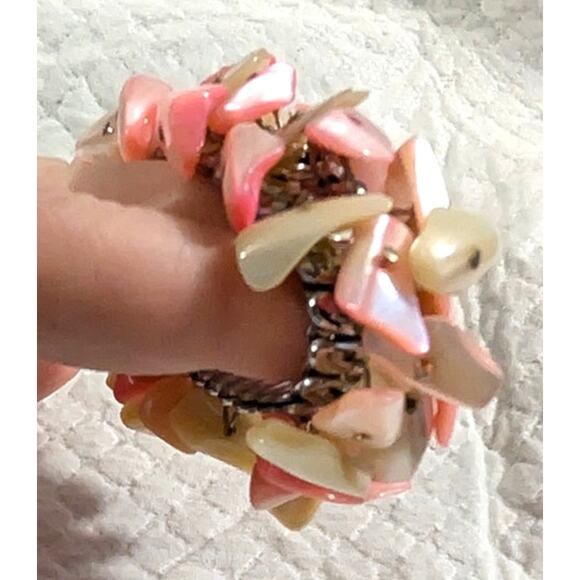Mother of Pearl Shell Abalone Chips Beads Stretch Bracelet Vintage Cha Cha Pink - Picture 5 of 9